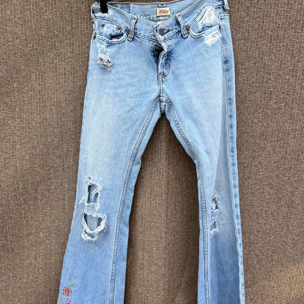 Hollister low-rise flare distressed embroidered Flowers Vintage Denim wide leg